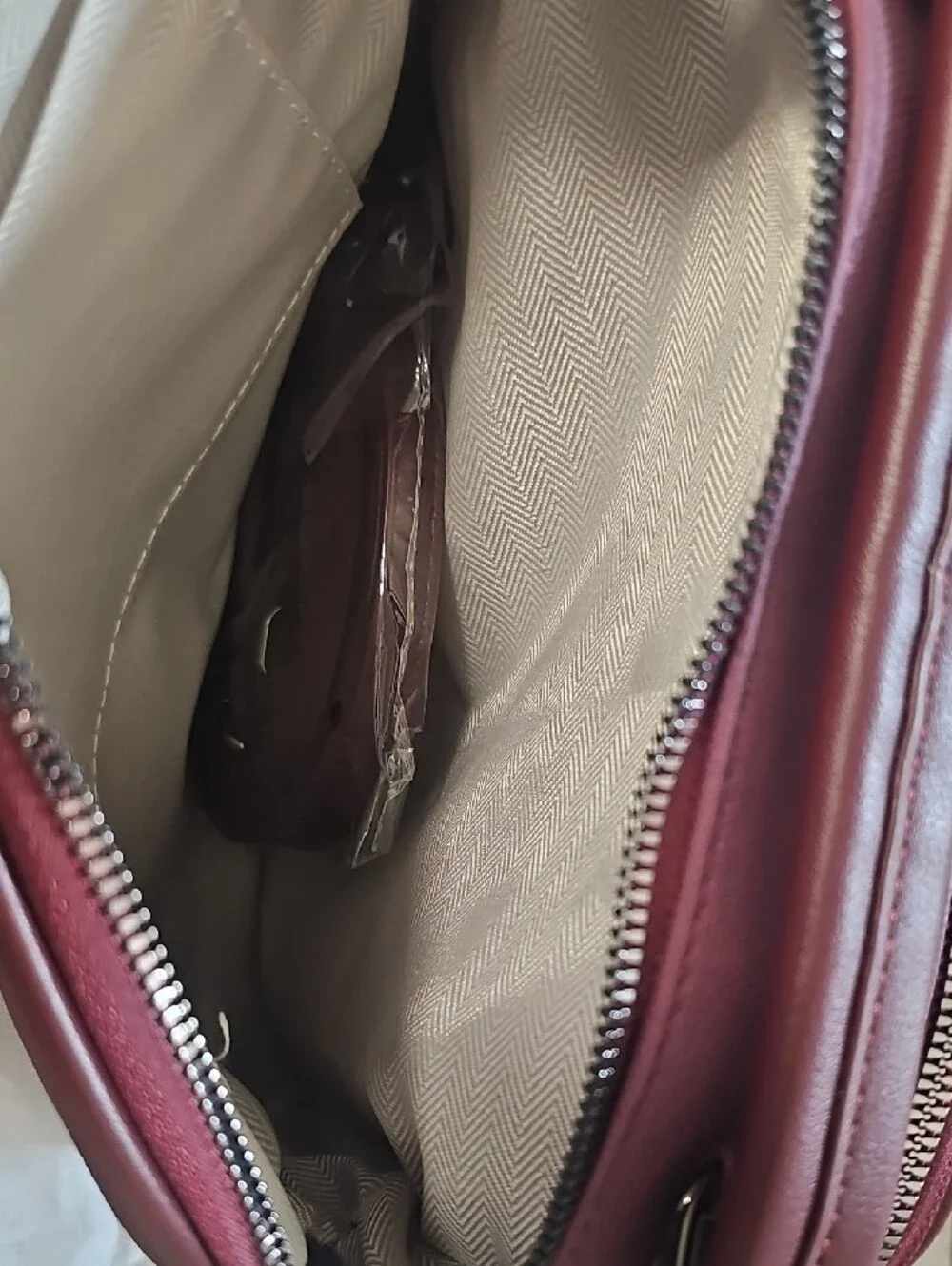 Women's Leather Crossbody Bag in Burgundy